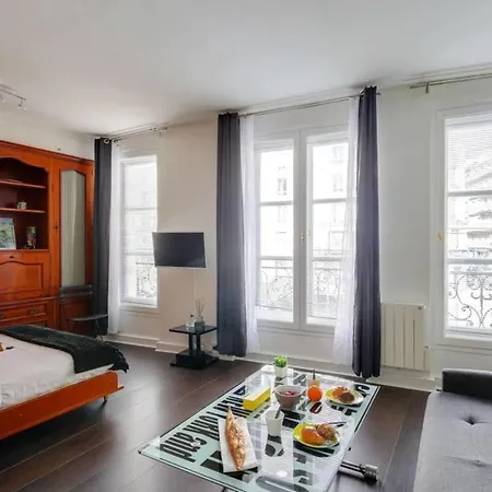 Marais District - Spacious Studio Flat Sleeps 4 By Guestready Apartment Paris