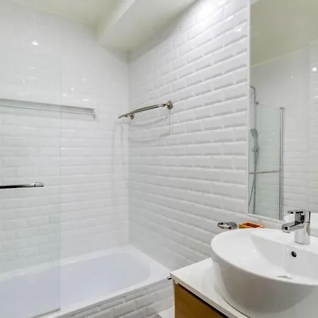 Marais District - Spacious Studio Flat Sleeps 4 By Guestready Apartment