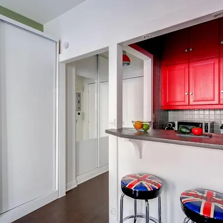 Marais District - Spacious Studio Flat Sleeps 4 By Guestready Paris